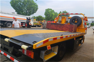 西乌珠穆沁旗附近拖车电话号码服务